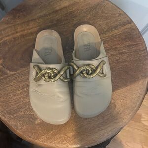Zara clogs